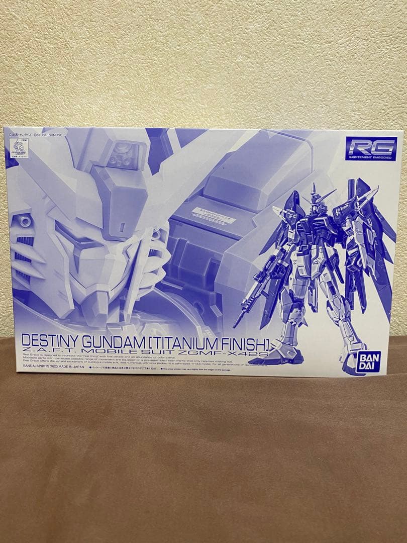 ＲＧ 1/144 デスティニーガンダム［チタニウムフィニッシュ］光の翼付き
