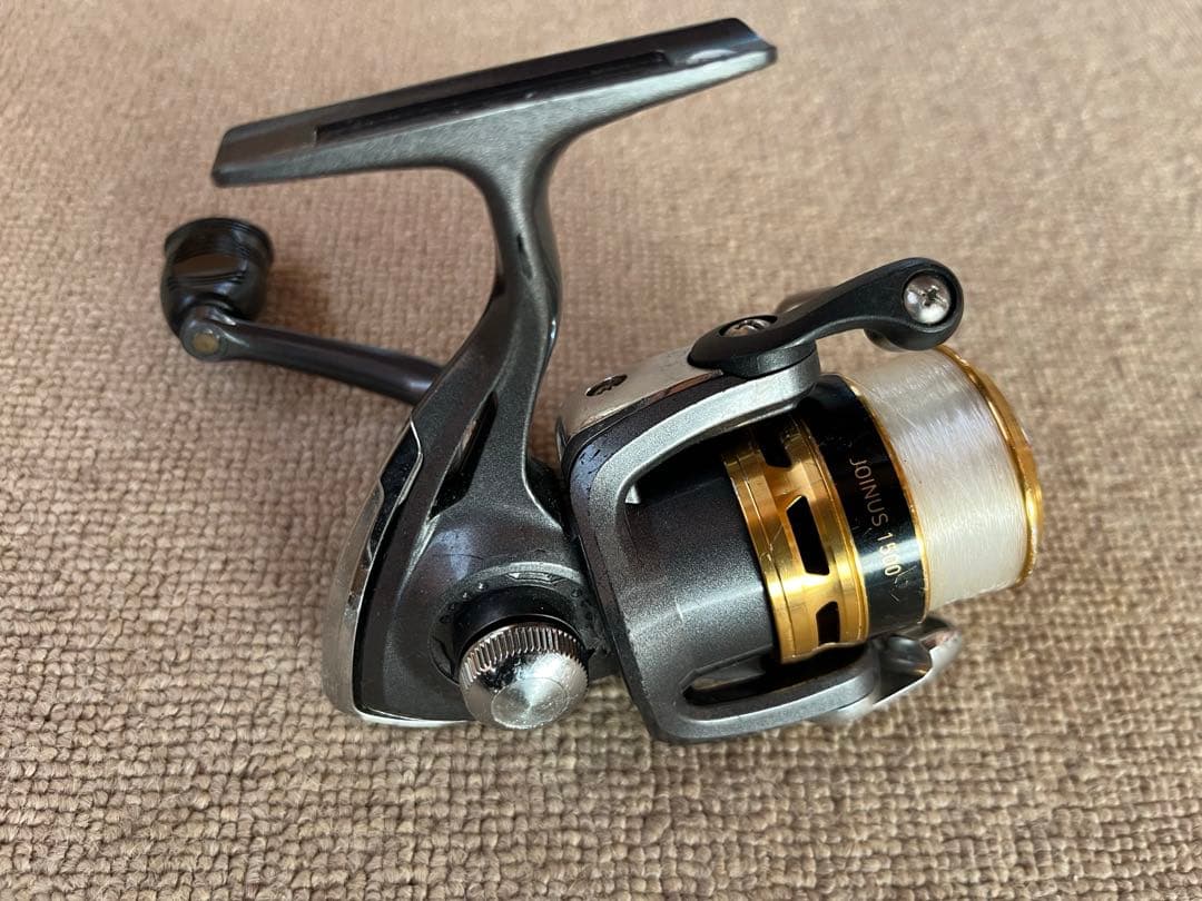 ダイワジョイナス 1500 と ワールドスピン 4000 未使用品2品まとめ売り