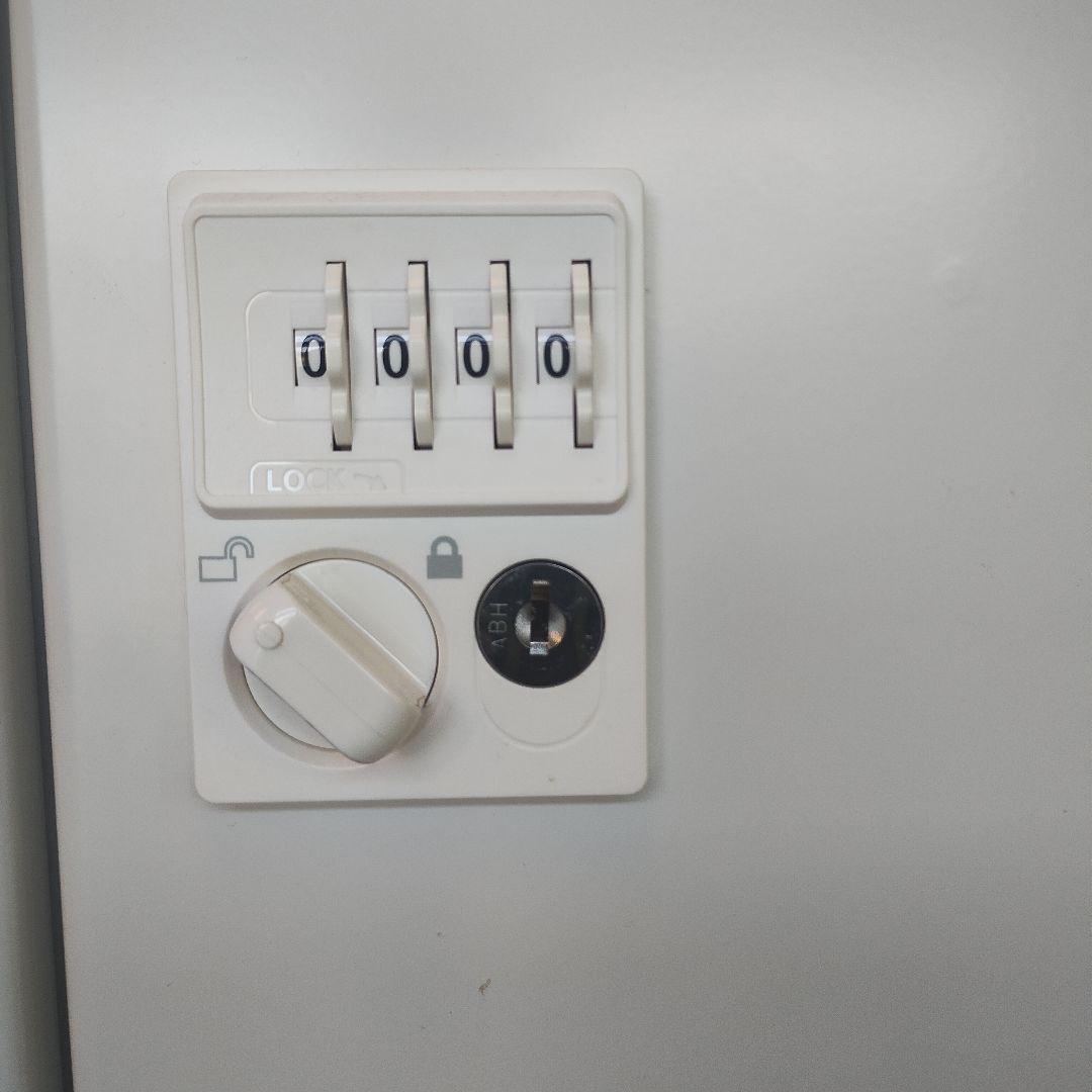 ◎引取り限定　シリンダー錠　ダイヤルロック　PLUS　オフィスロッカー　6個収納