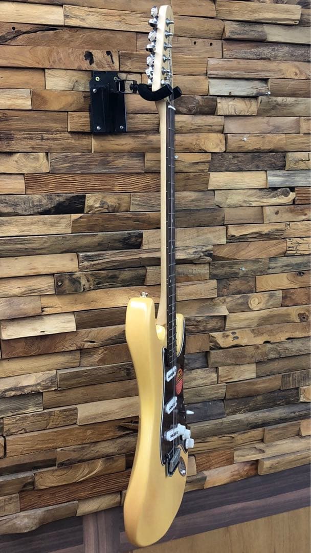 Squier by Fender ストラトキャスター Standard