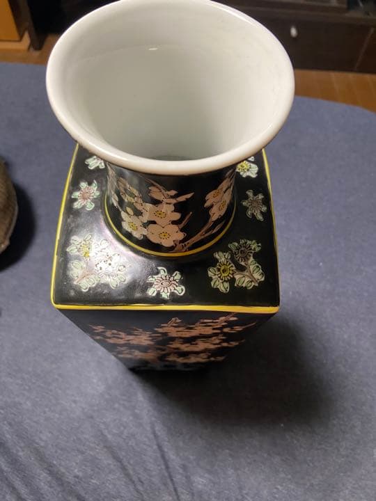 中国清末時代　粉彩 素三彩四方花瓶