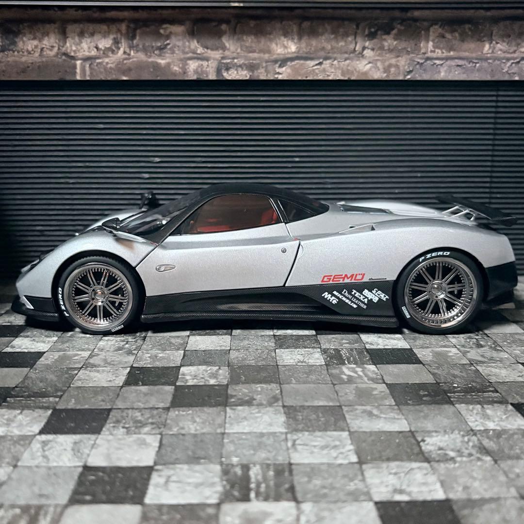 1/18 Almost Real パガーニ ゾンダ F 2005