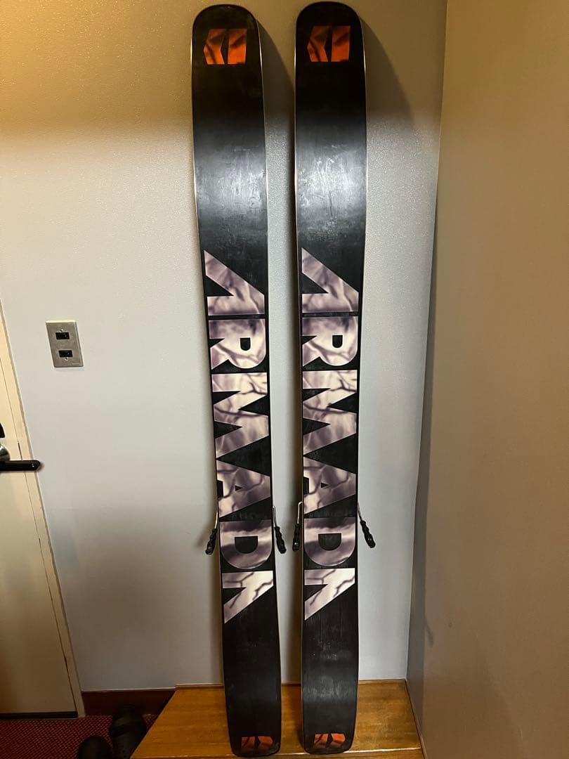 スキー　Armada magicJ 180cm