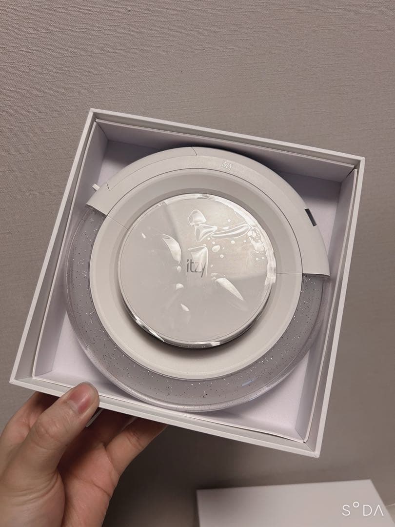 アイドル ITZY OFFICIAL LIGHT RING&LIGHT RING CASE