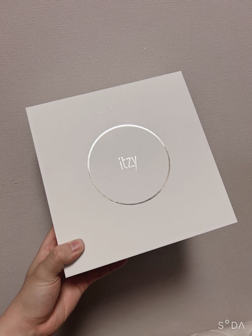 アイドル ITZY OFFICIAL LIGHT RING&LIGHT RING CASE