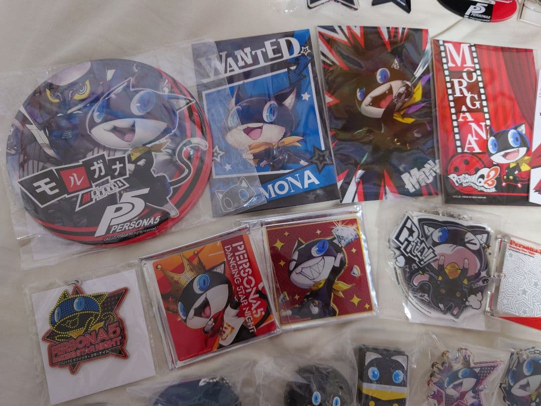 キ*ん様 ペルソナ5 モルガナ モナ ぬいぐるみ アクリルスタンド 缶バッジ ま