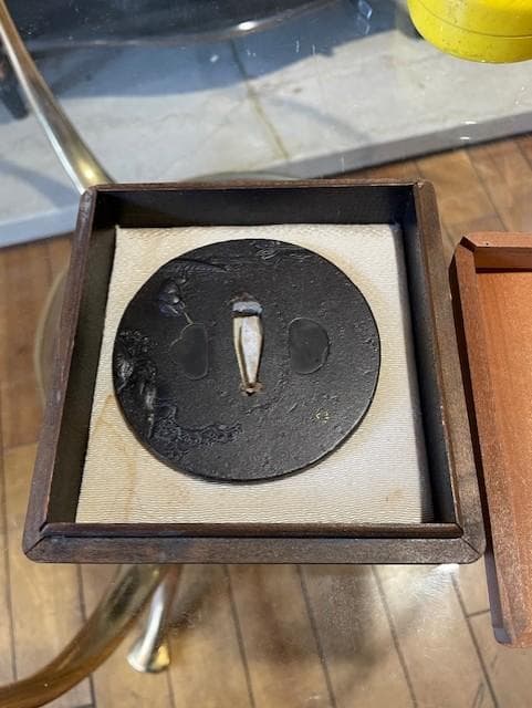 鉄製浮世絵風鍔(つば)