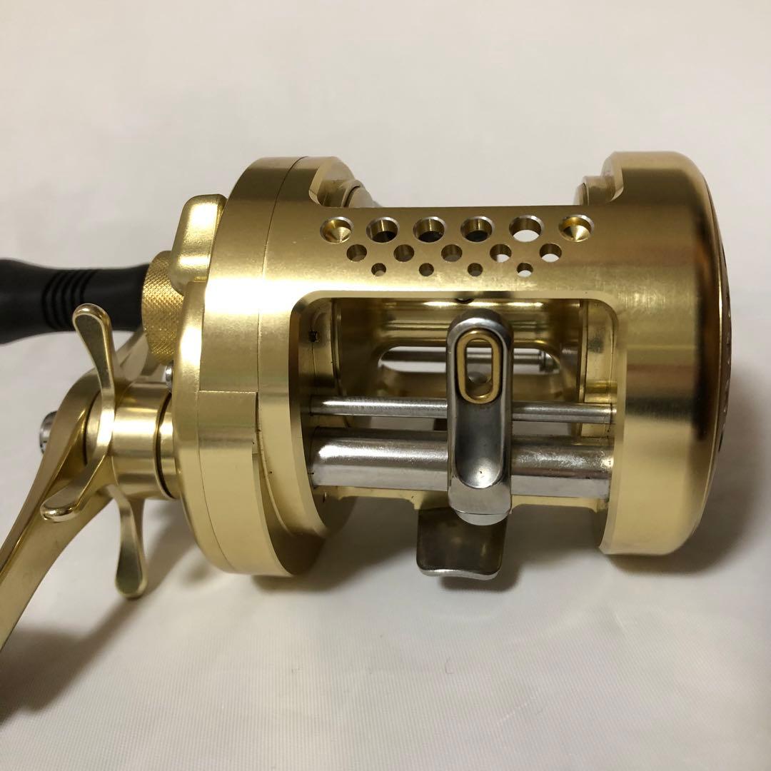 4046Tm　SHIMANOシマノカルカッタコンクエスト400 RH444