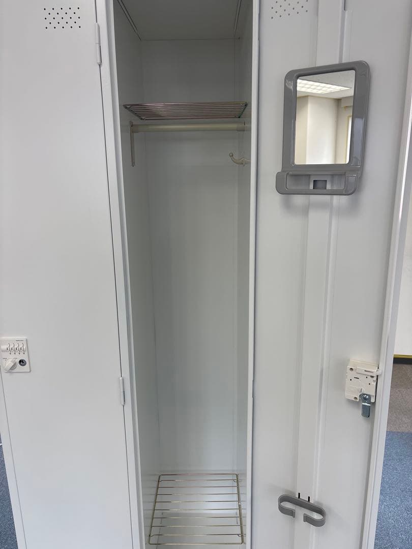 ホワイト 3扉 オフィスロッカー