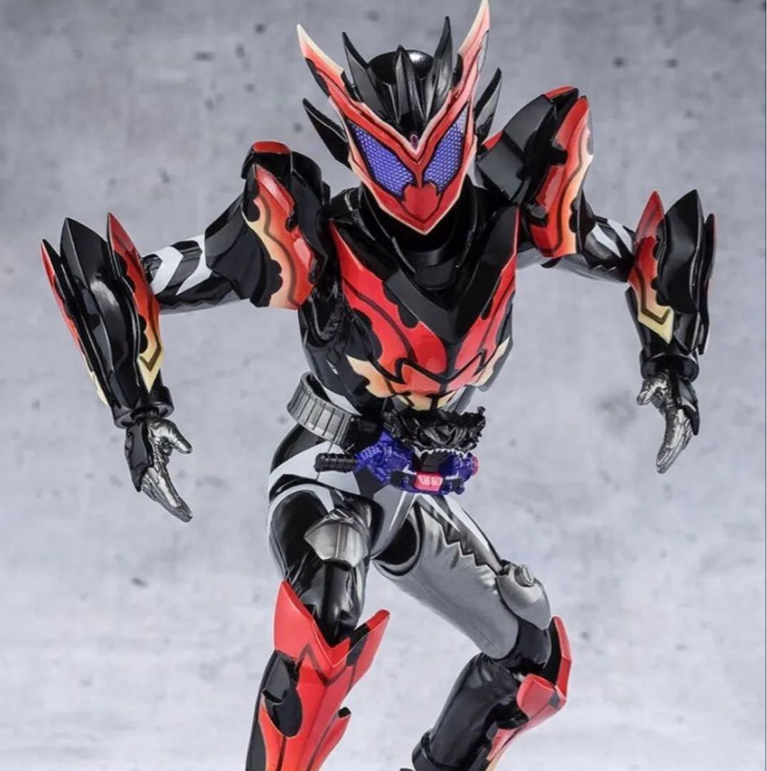 フィギュアーツ　仮面ライダービターガヴ スパーキングミフォーム