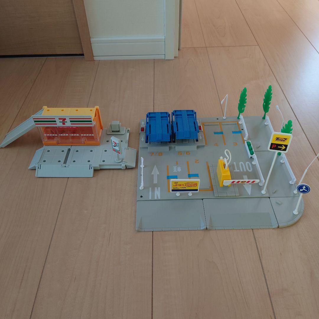 トミカ セブンイレブン 立体駐車場セット