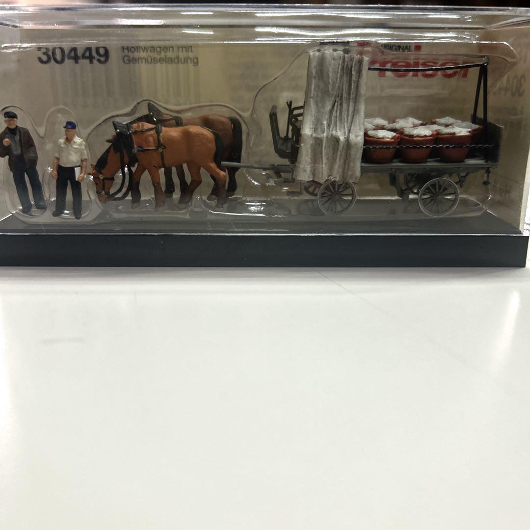 PreiserHOスケール（1/87）「馬に牽かれる野菜かごを乗せた平台荷馬車」