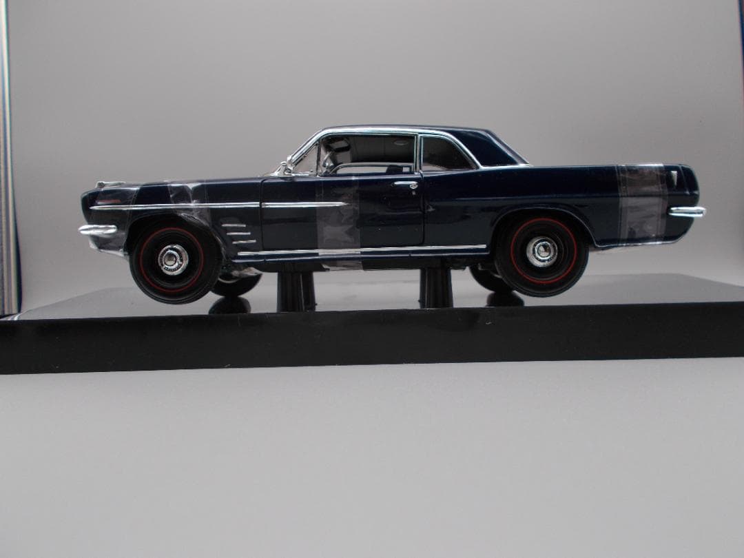 自動車 1963 Pontiac Lemans Coupe 1/18