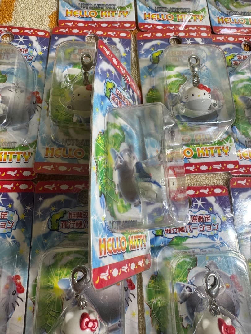 これでラスト！ハローキティ 14個セット ご当地キティ 2005