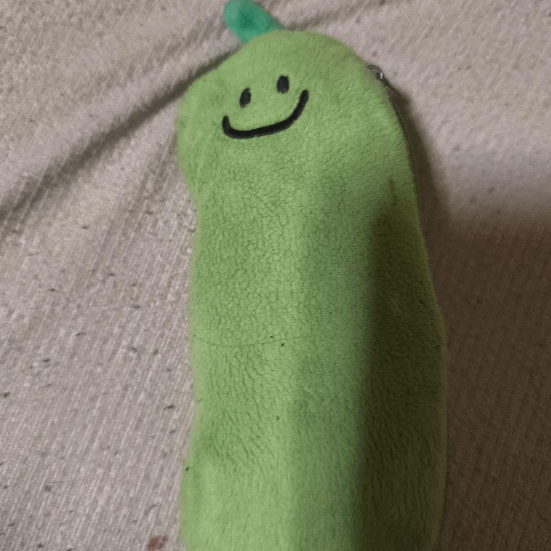 緑色の笑顔キャラクター筆箱