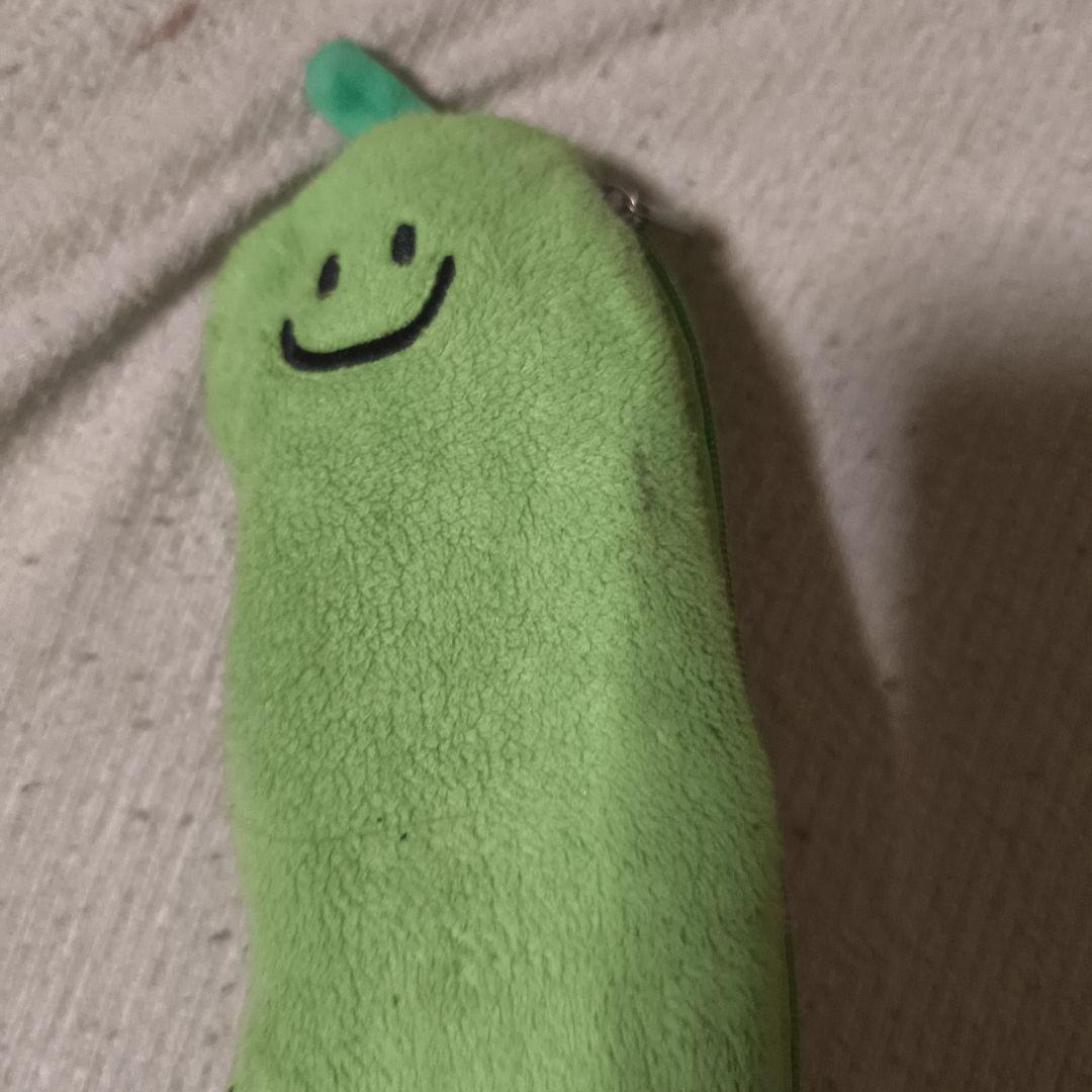 緑色の笑顔キャラクター筆箱