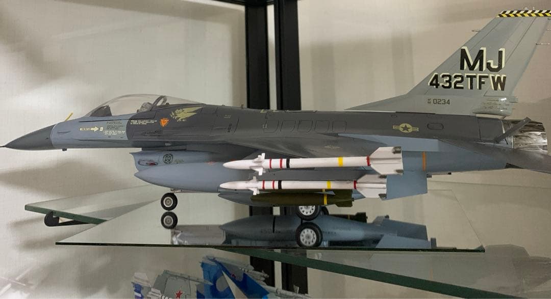 航空機・ヘリコプター F-16A PLUS/C 1/32