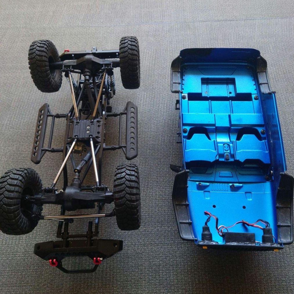 【中古】AXIAL SCX10 JEEP WRANGLER メカなし