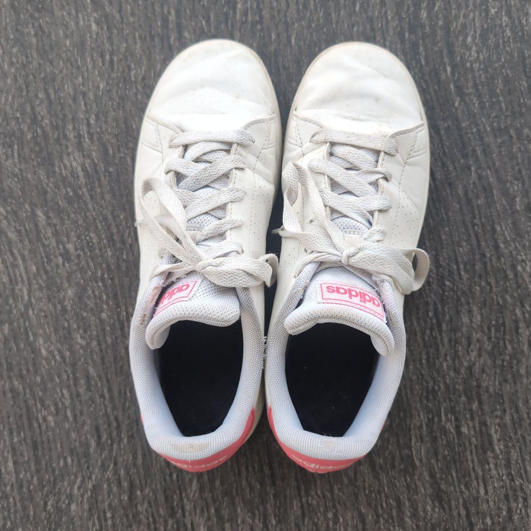 チアリーディング　adidas スニーカー 　23.5サイズ