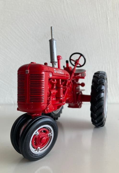 ミニカー　アメリカントラクター　McCORMICK FARMALL