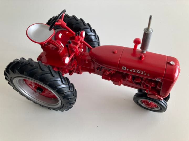 ミニカー　アメリカントラクター　McCORMICK FARMALL
