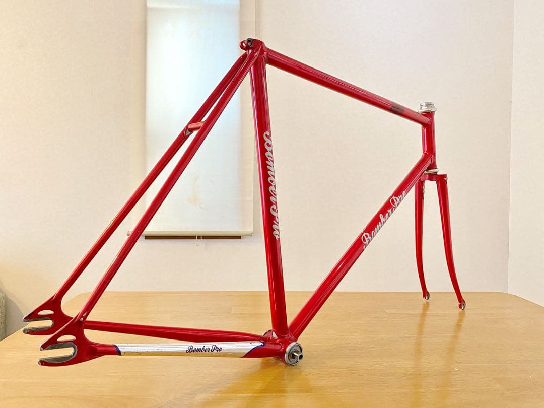 Bomber Pro ピストフレーム