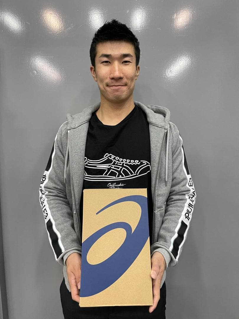 桐生祥秀さんサイン入りスパイク アシックス