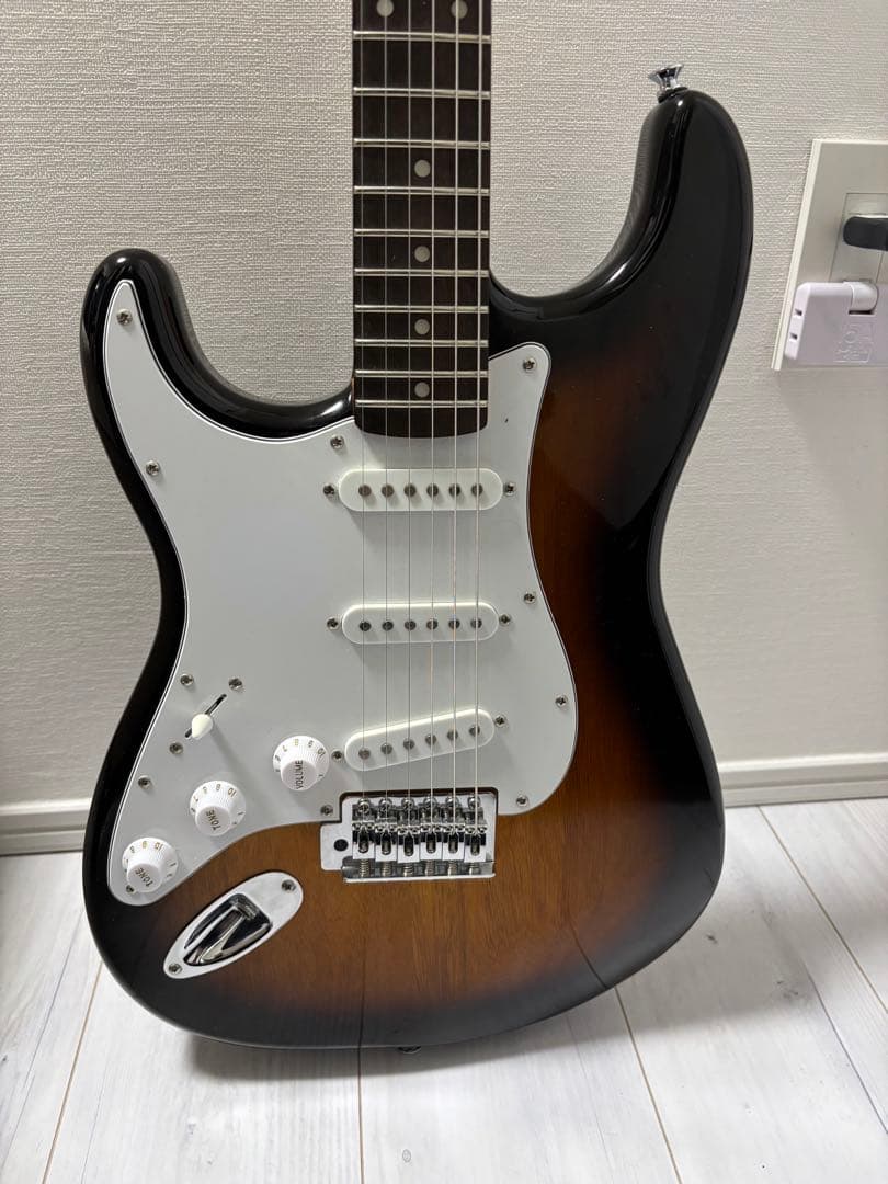Squier レフティ Affinity ストラトキャスター サンバースト 左