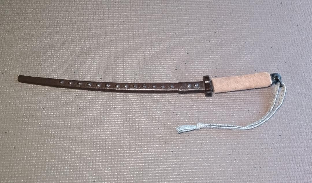 兜割り (鋲打ち)