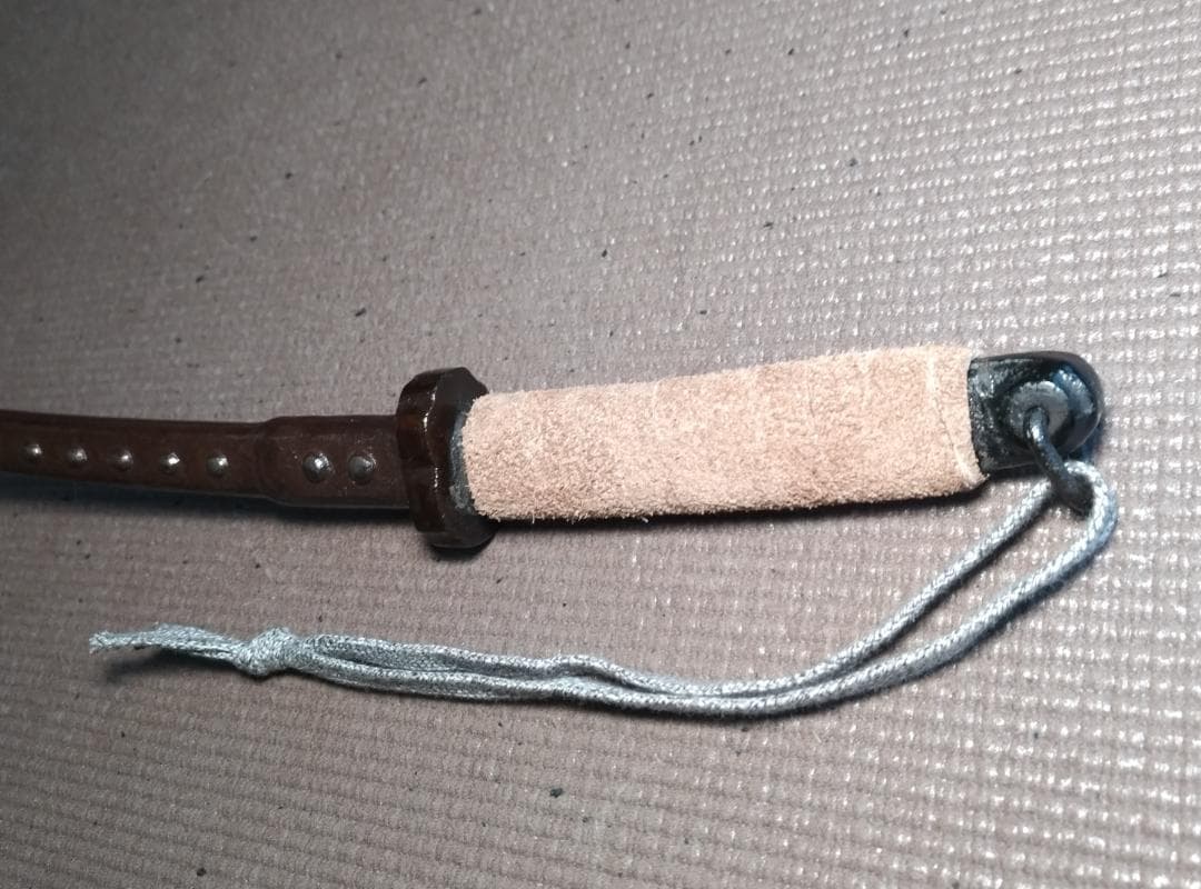 兜割り (鋲打ち)