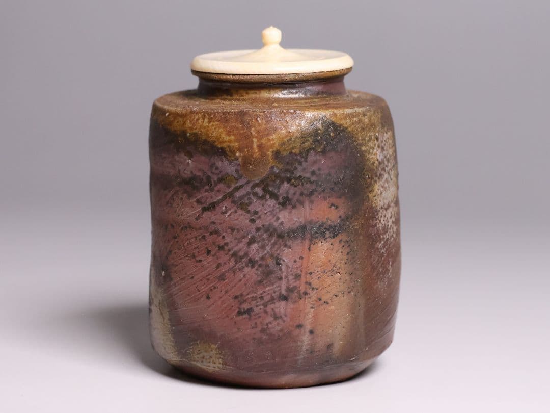 茶道具 伊勢崎満 備前焼 肩衝茶入 仕覆(2点) 共箱 陶歴 陶芸【CM340】