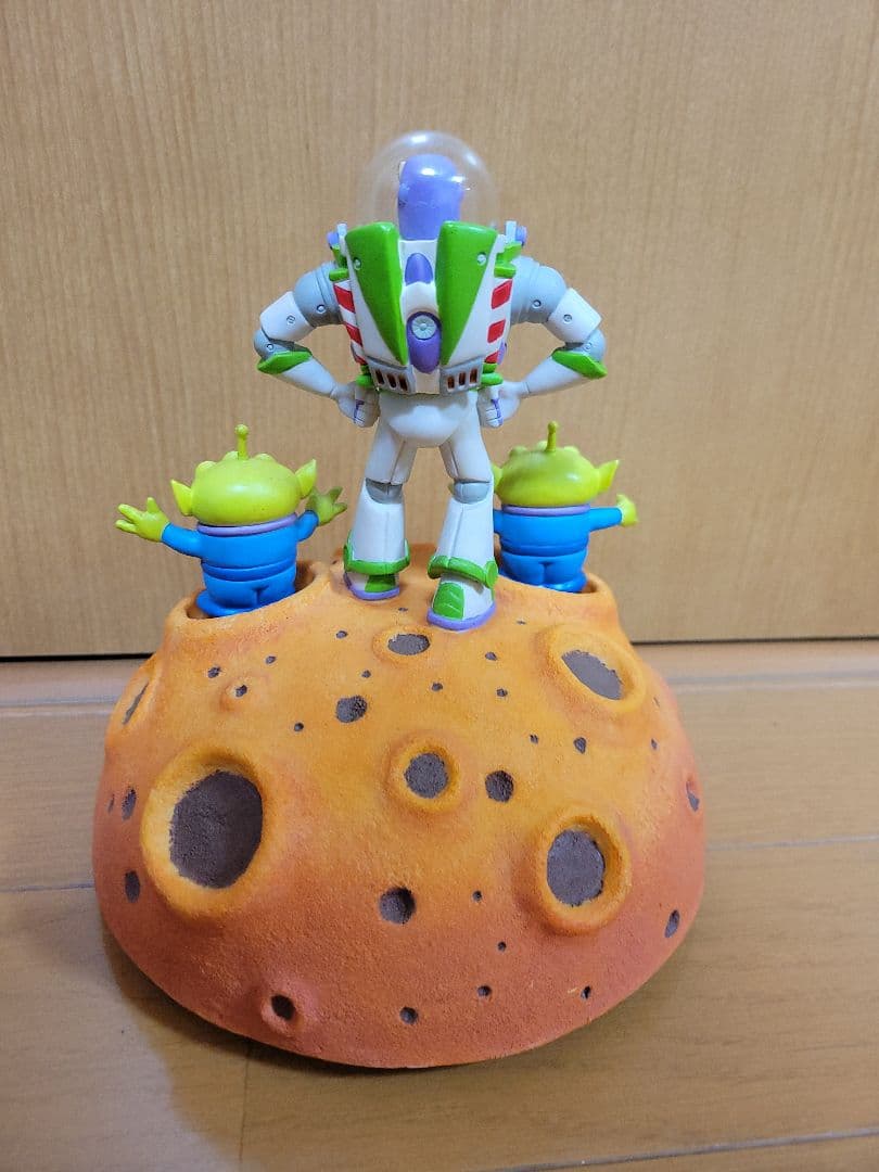 バズ・ライトイヤー エイリアン フィギュア 月面基地　オルゴール