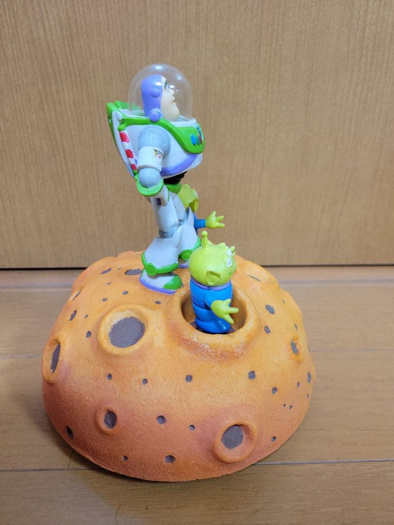 バズ・ライトイヤー エイリアン フィギュア 月面基地　オルゴール