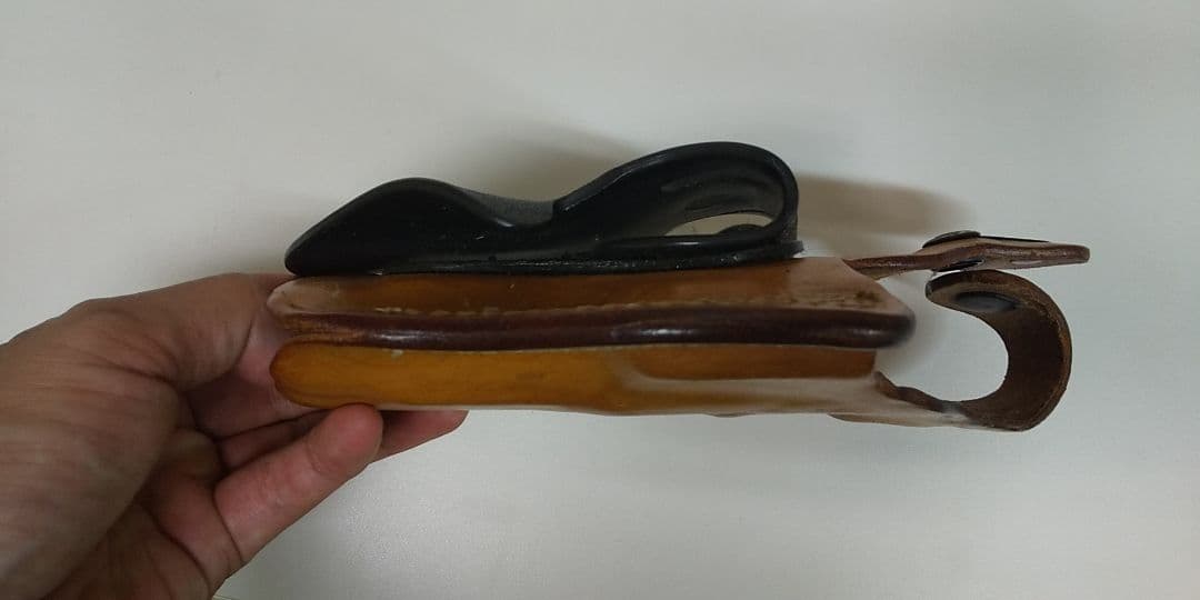 ディサンティス ホルスター