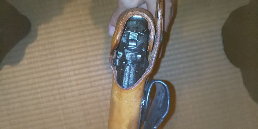 ディサンティス ホルスター