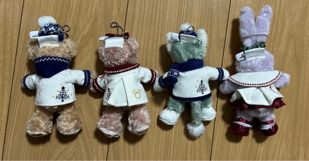 ダッフィーフレンズ 2018 イッツ・クリスマスタイム ぬいぐるみバッジ セット