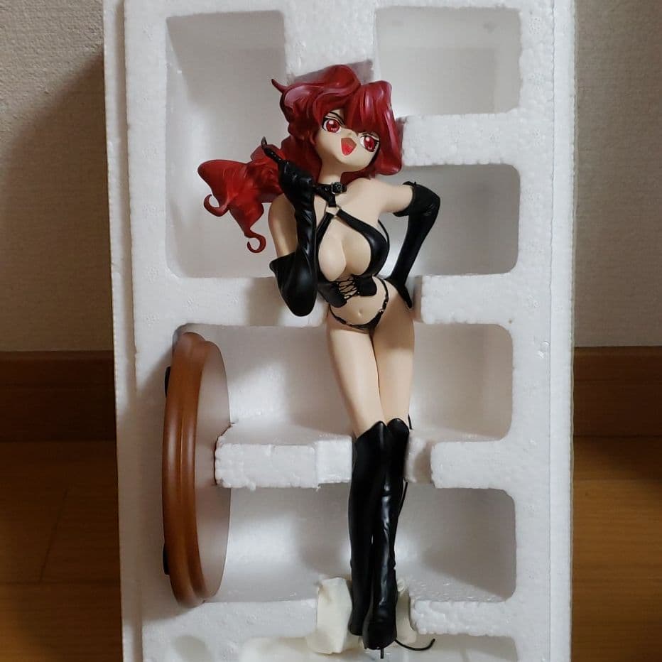 爆れつハンター　ティラミス　フィギュア