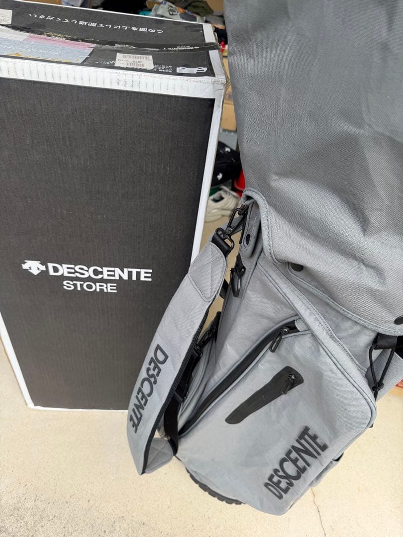 デサントゴルフ　スタンドキャディバッグ　ヘッドカバーセット