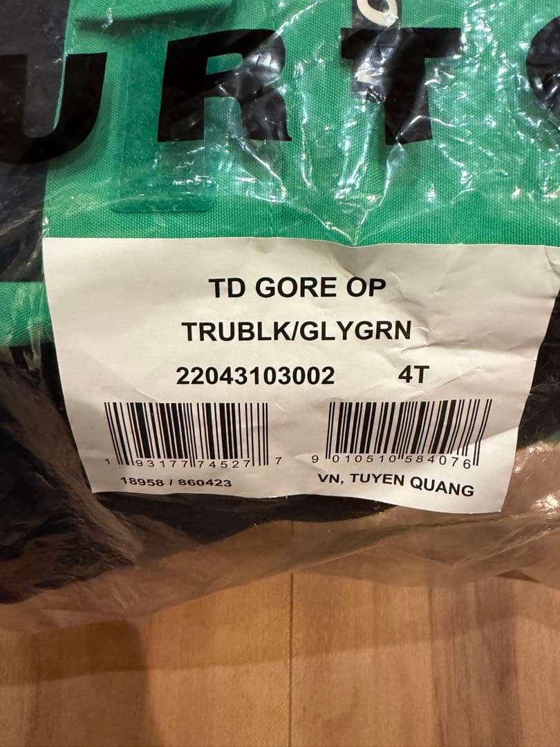 トドラー Burton GORE-TEX 2L ワンピース　4Ｔ