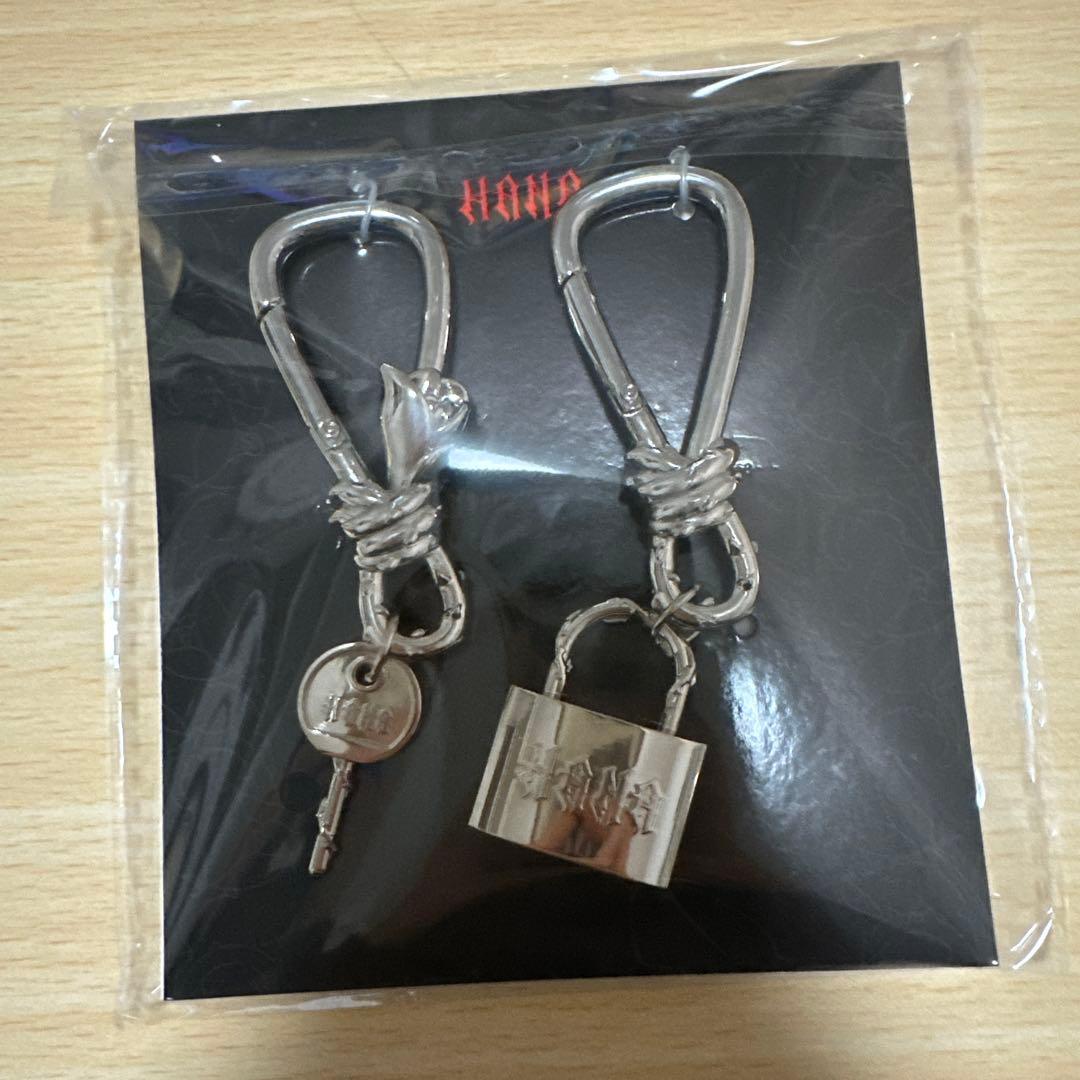 HANA BADLOVE カラビナセット