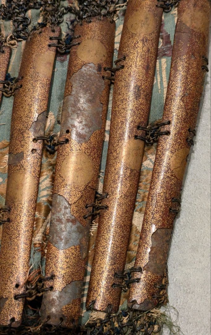 桃山から江戸初期 家紋 鉄製籠手 甲冑 面頬 前立て 武将 鎧 兜 武具 骨董