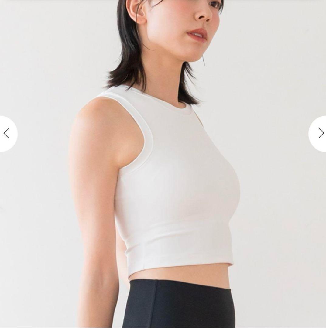新品未使用【SUKALA】プレミアムフィットクロップドタンクトップ ホワイト L