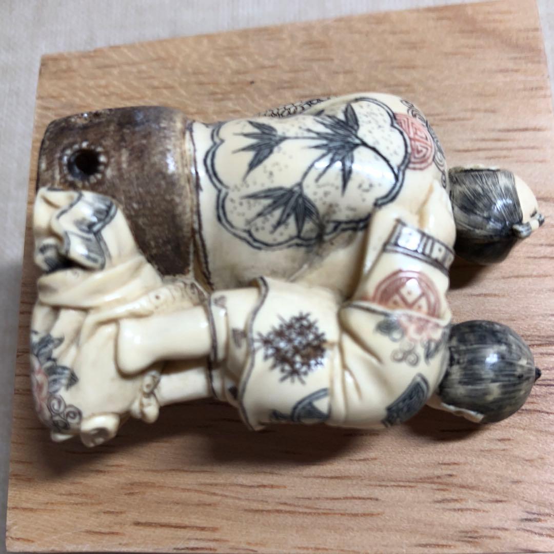 象牙風　精密彫刻　根付