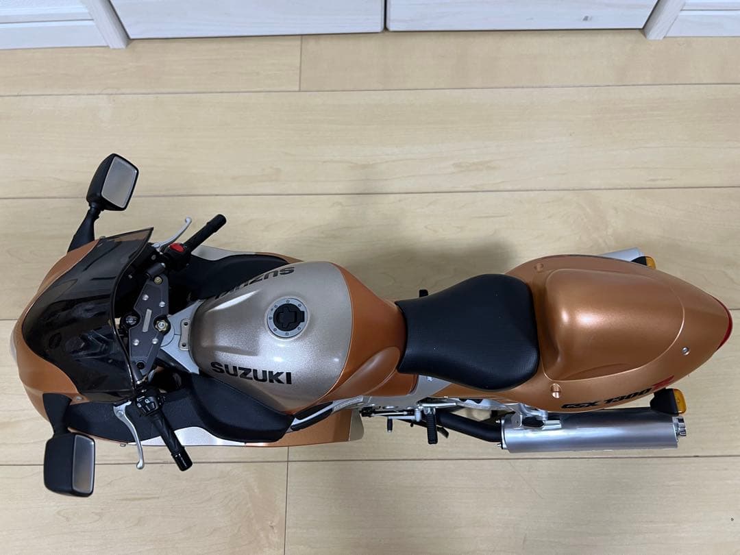 ディアゴスティーニ 1/4 スズキGSX1300R 隼 完成品