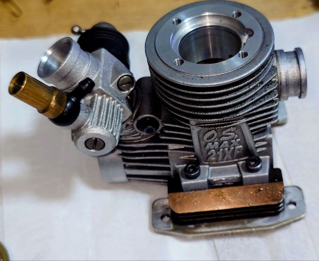 O.S. MAX 21XR-B Ver.2 エンジン