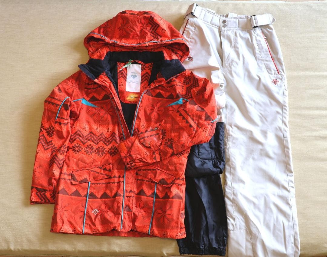 ■美品◆デサント スキーウエア レディース上下セット◆HEAT NAVI