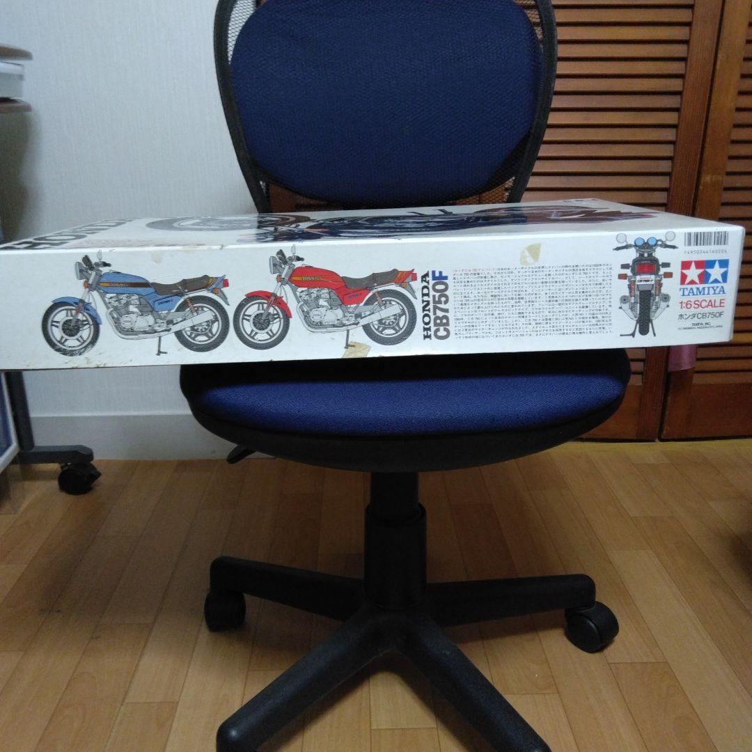 プロフ必読お願いします。HONDA CB750F1／6スケールプラモデル。