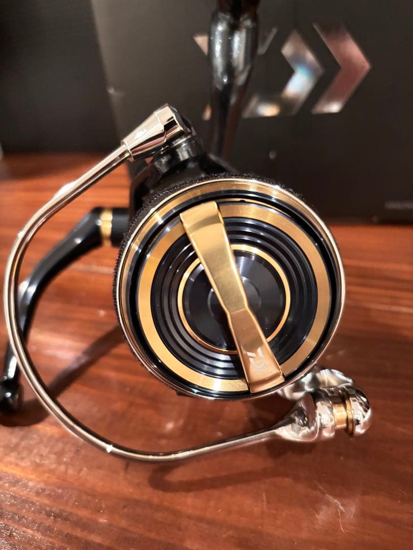 20 ソルティガ8000H 美品　SLPワークスノブ付