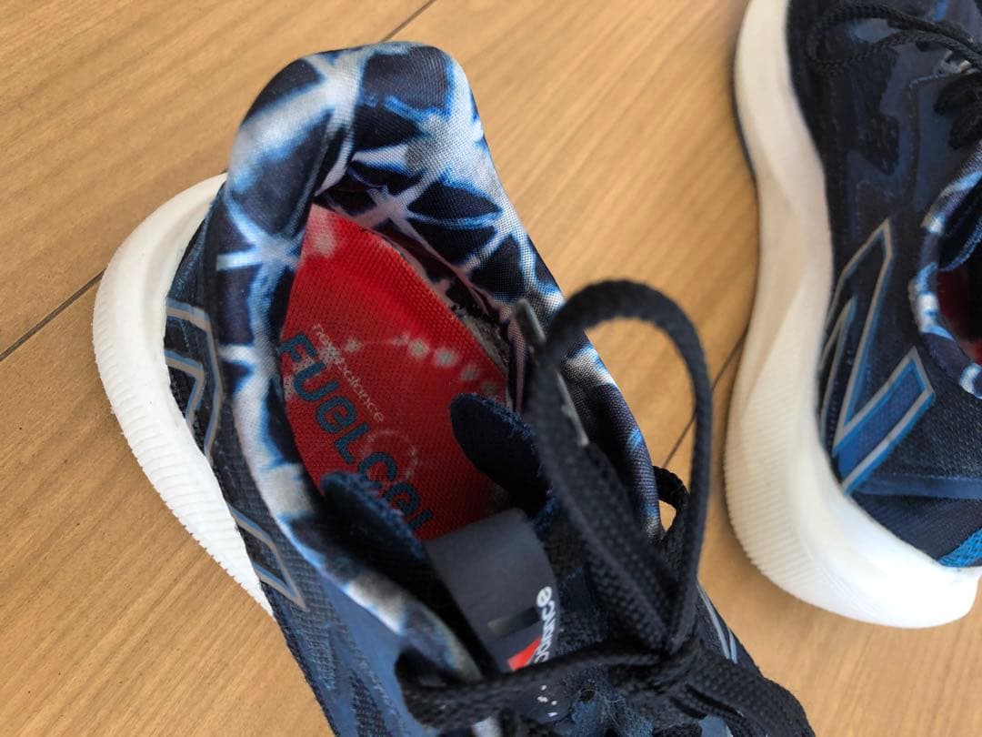 ニューバランス　ランニングシューズ