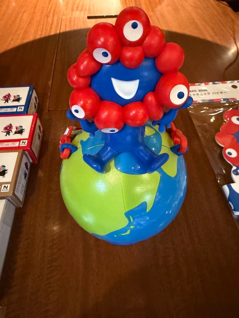 ハローキティ×ミャクミャクぬいぐるみ　『おたのしみ袋』　服Lサイズ